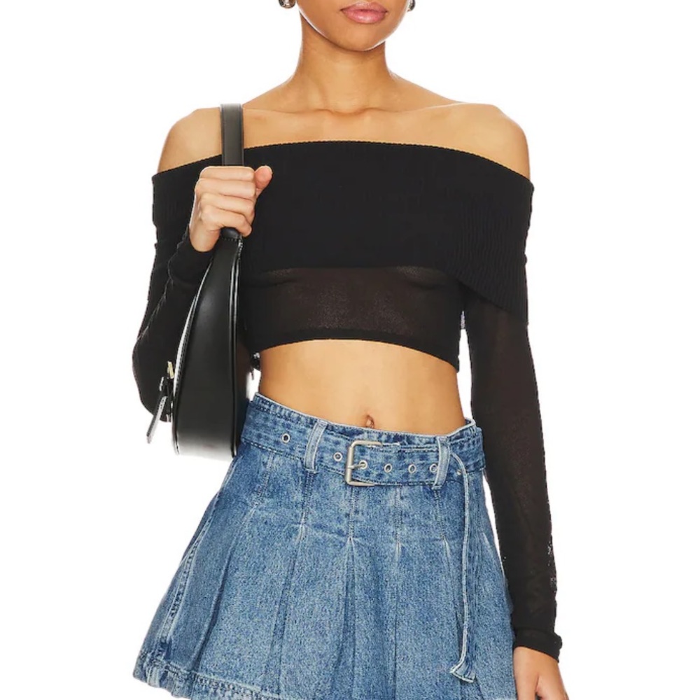 superdown Camille Off Shoulder Top in Black